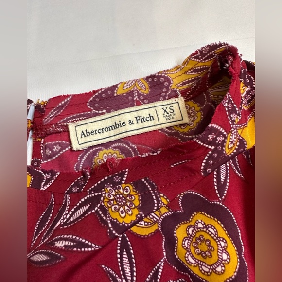 Abercrombie & Fitch Women Maroon Floral Short Sleeve Top Polyester Size XS EUC - Picture 6 of 8